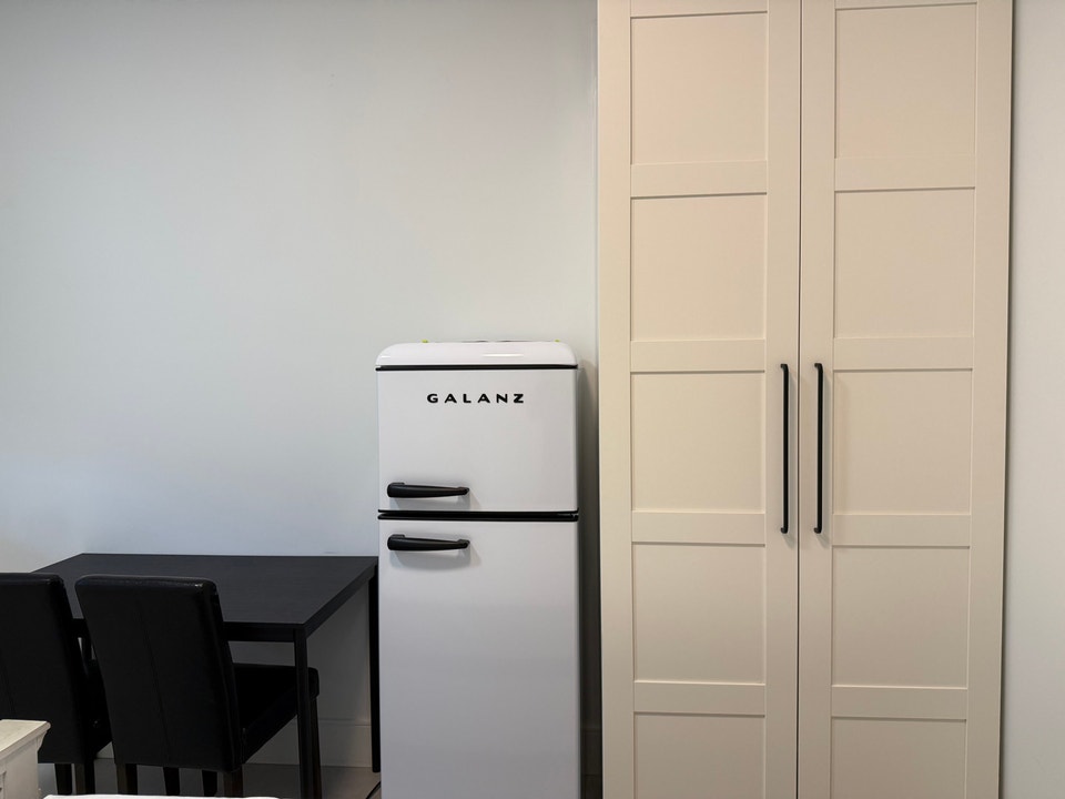 near train station unit for rent 3