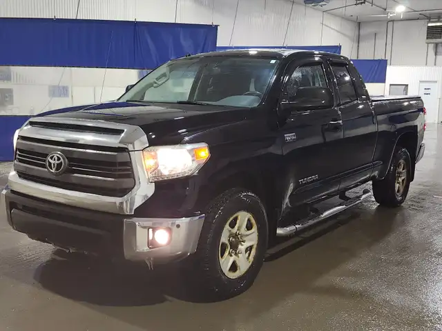 Toyota Tundra Double Cab 2014 in Auto Body Parts in Lévis - Image 4