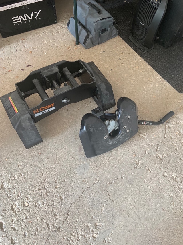 Curt A20 Fifth Wheel Hitch RVs & Motorhomes Winnipeg Kijiji
