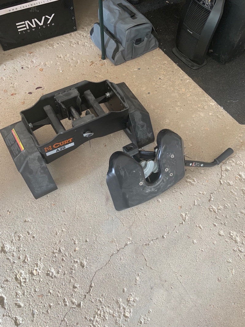 Curt A20 Fifth Wheel Hitch RVs & Motorhomes Winnipeg Kijiji