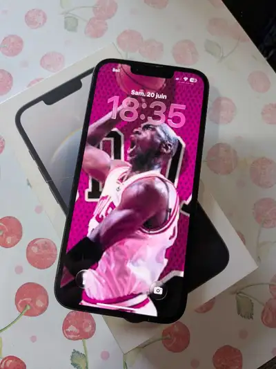 I PHONE 16E COMME NEUF (128) GB, View more