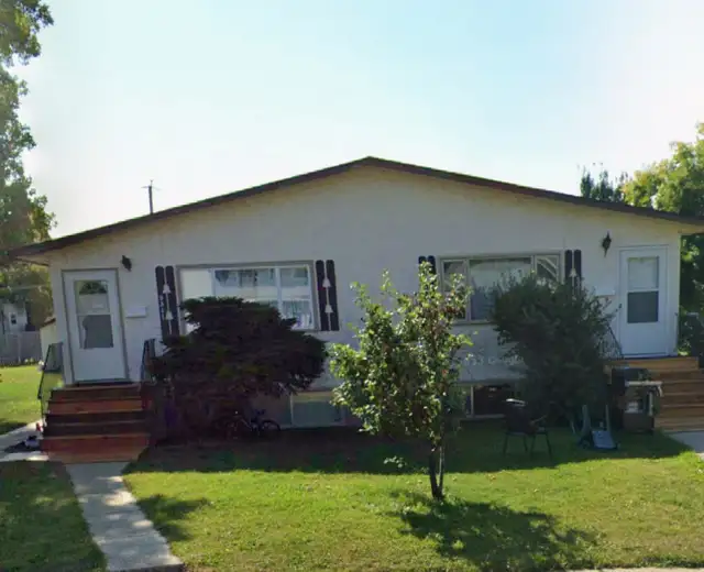 3 bdrm apartment in 4-Plex. 