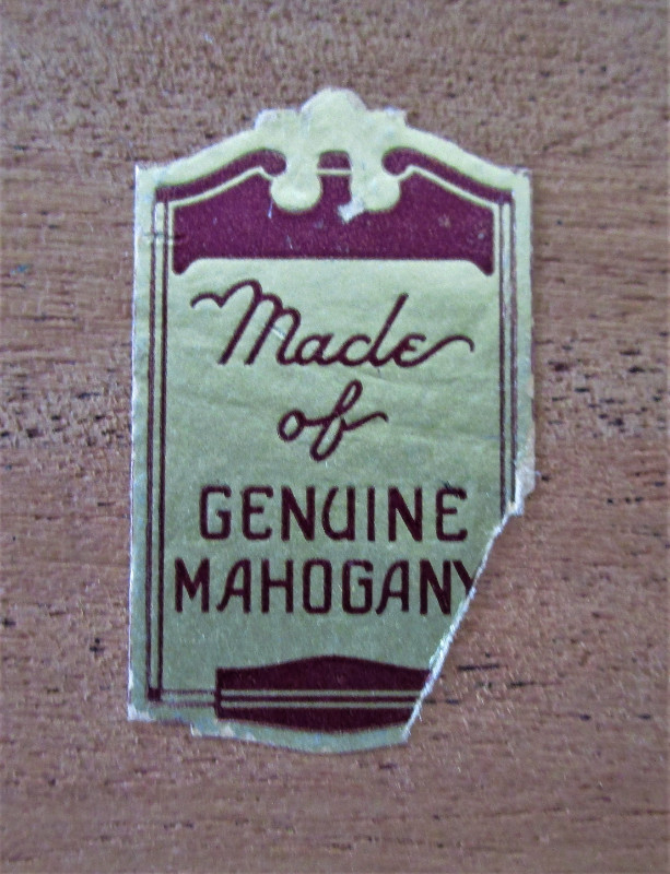 Petit coffre vintage bois Genuine Mahogany dans Art et objets de collection  à Longueuil/Rive Sud - Image 2