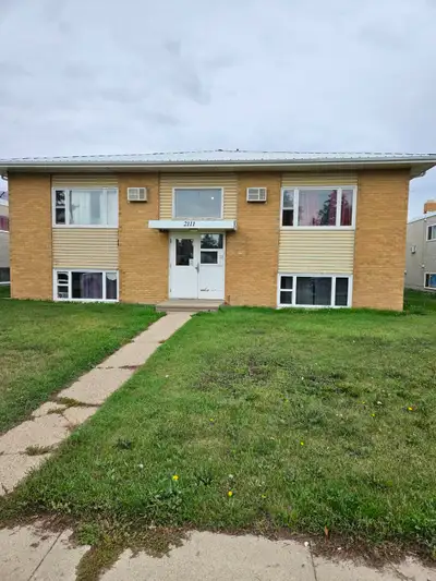 1 Bedroom Apartment 2111 7th Street East near Preston Avenue Available immediately one bedroom apart...