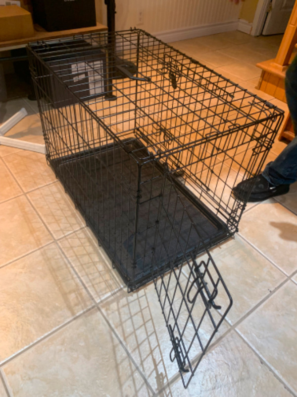 Cage pliante à 1 porte  pour chien de petite taille dans Accessoires  à Saguenay - Image 2