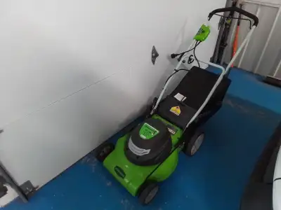 Tondeuse électrique Greenworks, View more
