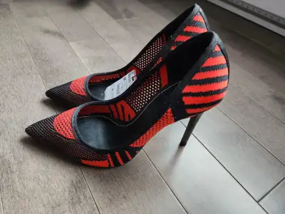 Zara high heel shoe red orange black / Chaussure talon haut