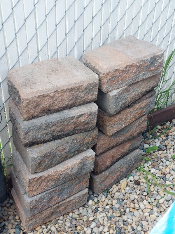Garden / Retaining Wall Blocks Outdoor Décor Winnipeg Kijiji