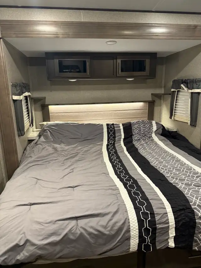2020 Forest river travel trailer in Travel Trailers & Campers in Fort St. John - Image 9