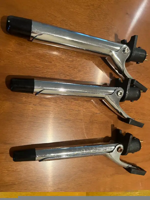 Curling Iron with 3 different sized curling iron barrels in Other in Kitchener / Waterloo - Image 3