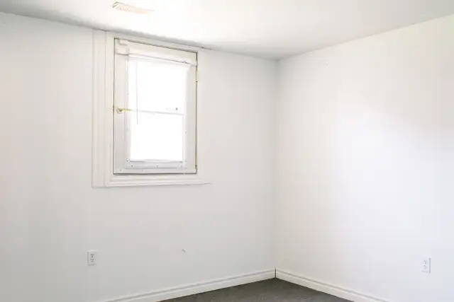 $680 7 Rooms Student rental housing near University of waterloo in Long Term Rentals in Kitchener / Waterloo - Image 19