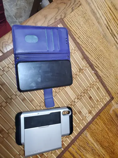 The phone is in good condition. No scratches or cracks. Its smooth without lagging. Comes with 2 wal...