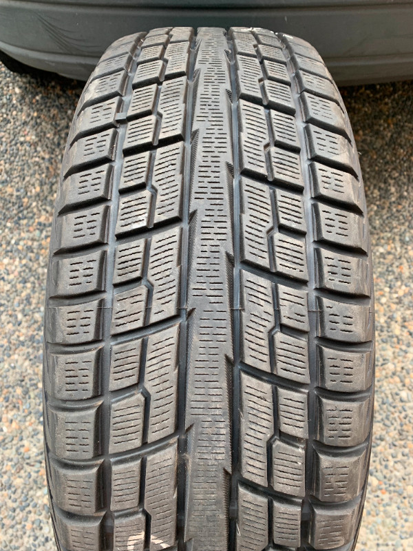 1 x single 215/60/17 96T M+S Yokohama Ice Guard IG51V with 90% in Tires & Rims in Delta/Surrey/Langley