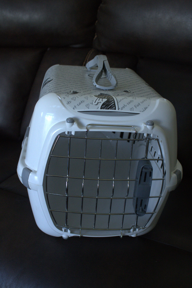 **Small Animal Carrier/Cat Carrier from Pet Smart** in Accessories in Quesnel - Image 2