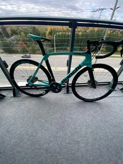 Bianchi Oltre Road Bike - XR4 Disc Ultegra Di2, View more