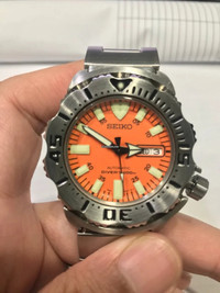 Seiko orange monster on bracelet box and papers