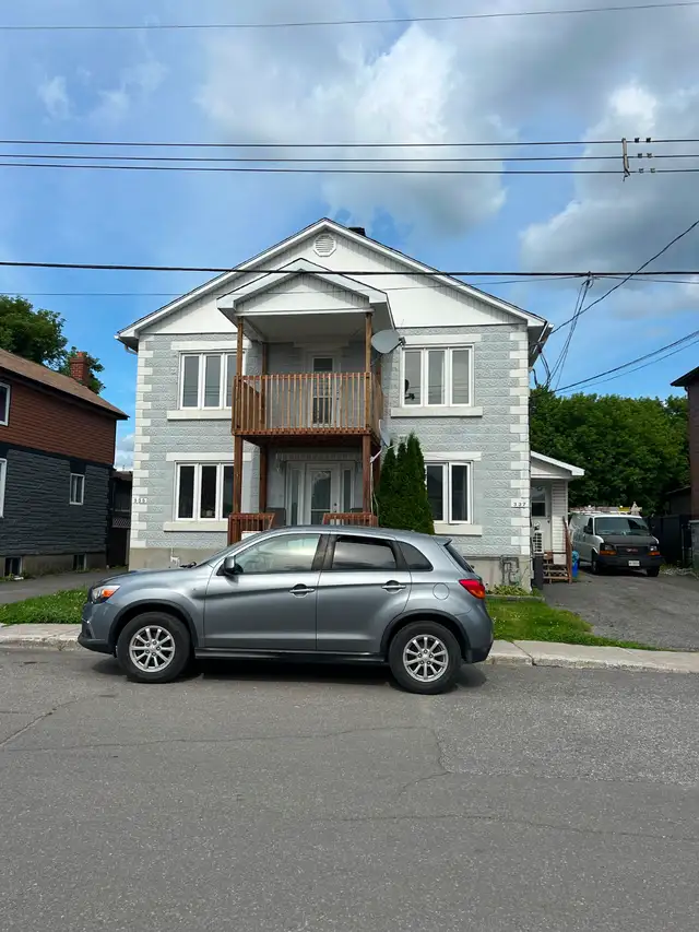 3-Bedroom Unit for Rent – 335 James St, Hawkesbury Heat Included
