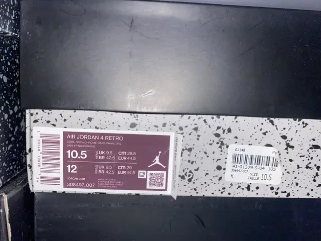 cool grey Jordan 4’s 10.5 in Men's Shoes in City of Toronto - Image 3