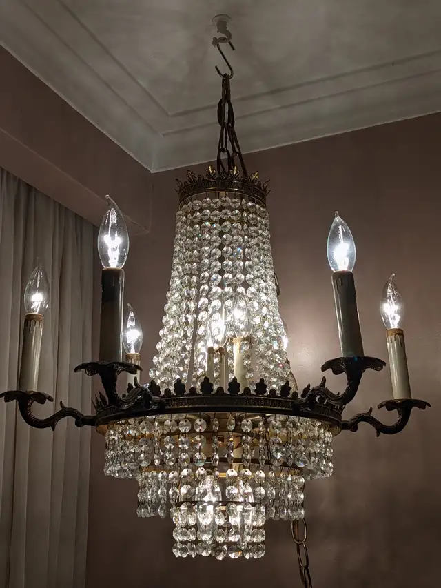 CHANDELIER - 12 CANDLE - 811 CRYSTALS ON SOLID BRASS FRAME in Indoor Lighting & Fans in City of Toronto - Image 2