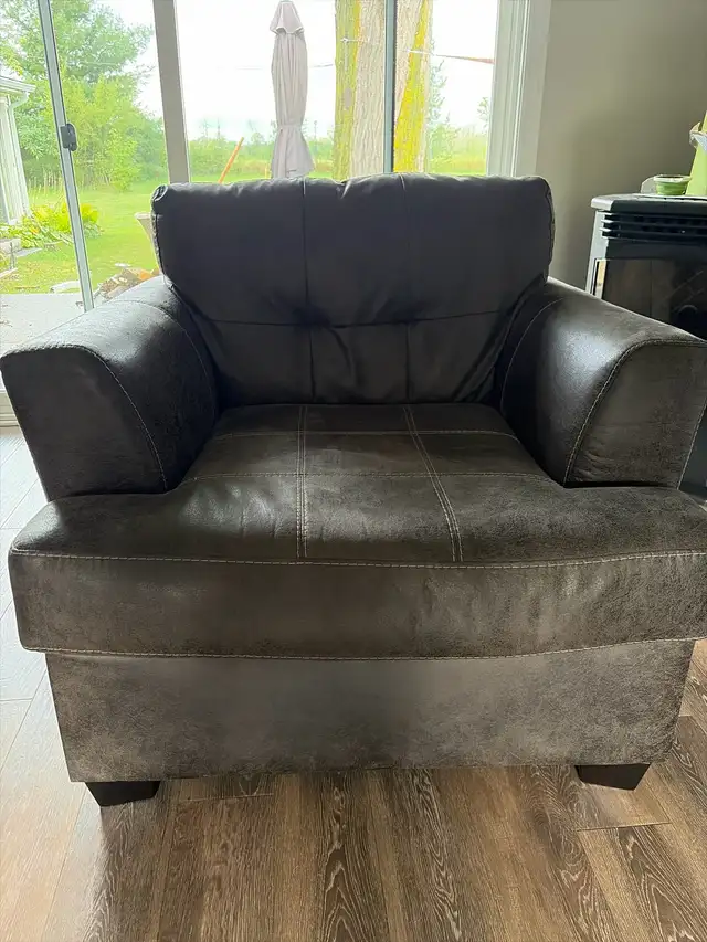 Faux Suede Couch and Chair in Multi-item in Kingston - Image 2