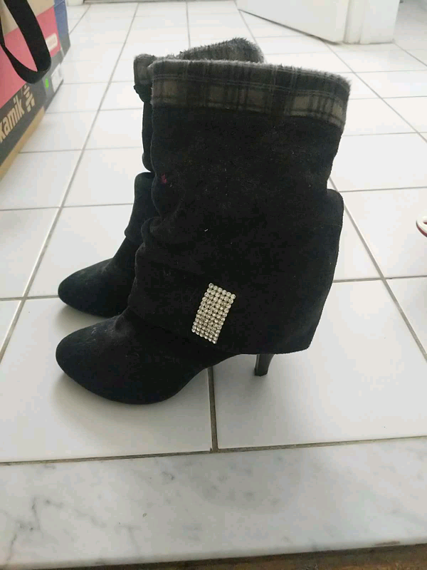 Sandals women’s in Women's - Shoes in City of Toronto - Image 3