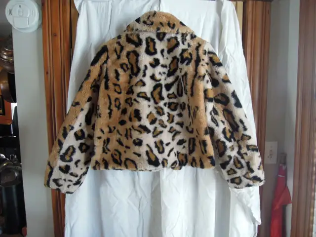 Women's Coat in Women's - Tops & Outerwear in London - Image 3