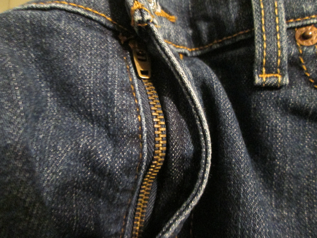 Levi's 512 jeans in Women's - Bottoms in North Bay - Image 9