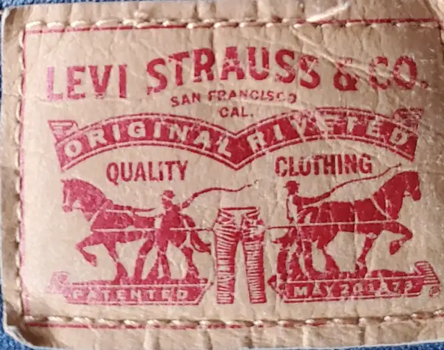 "LEVI STRAUSS" 311 SHAPING SKINNY BLUE JEANS in Women's - Bottoms in Calgary - Image 5