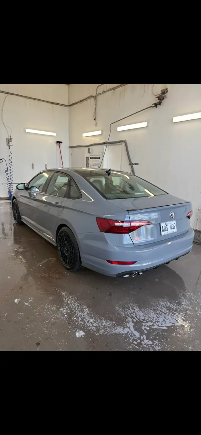Volkswagen Jetta GLI autobahn  in Cars & Trucks in Lévis - Image 2