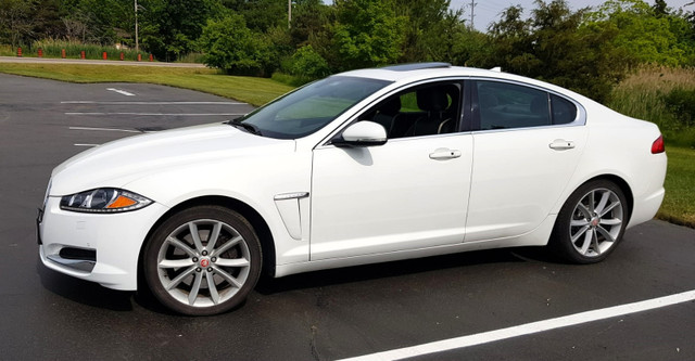 Low Km, Luxury Meets Performance—Your 2015 Jaguar XF 3.0 AWD in Cars & Trucks in Oakville / Halton Region