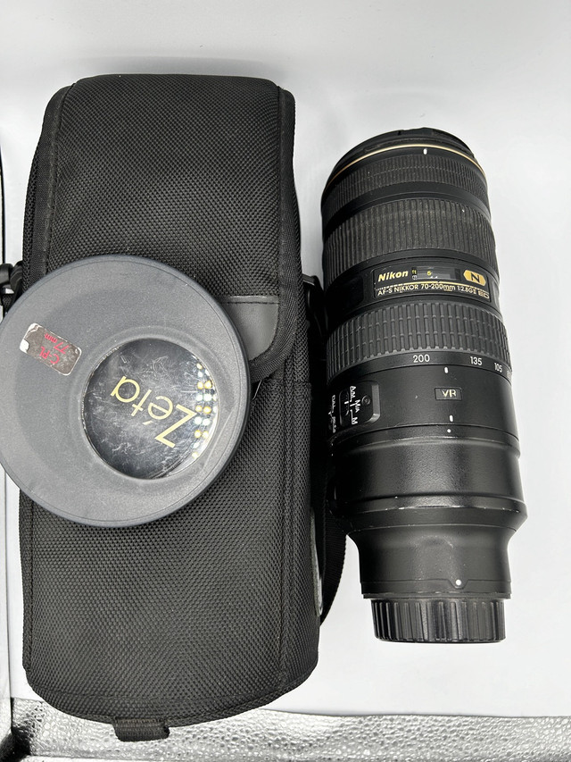 Nikon af-S 70-200mm 1:2.8GII ED NANO GLASS and vibration reducti in Cameras & Camcorders in Napanee