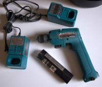 Perceuse 3/8 Makita 6012HD  DC 9.6 volt 1100/400 min