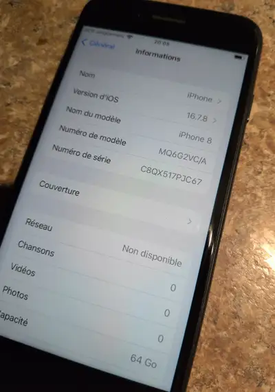 iPhone 8 64Go en parfait état / Débloqué / Batterie 86%, View more