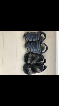 2 paires de sandales taille 8 (2-3 ans)