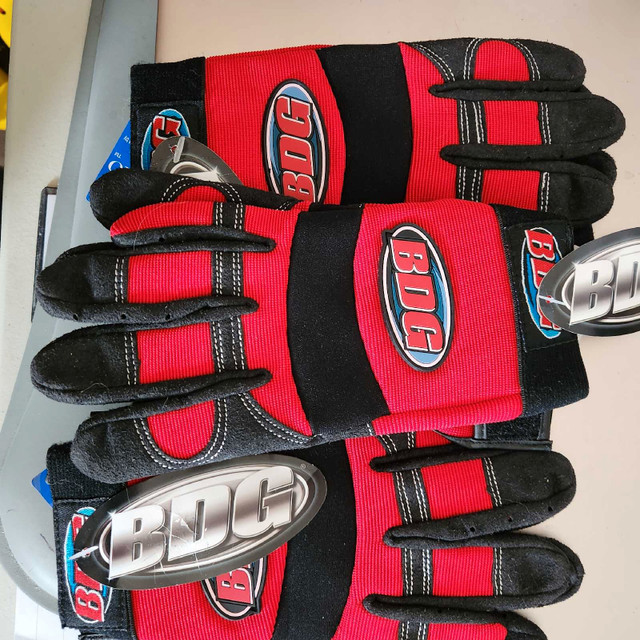 BDG Work Gloves Size Small Brand New in Outdoor Tools & Storage in Mississauga / Peel Region