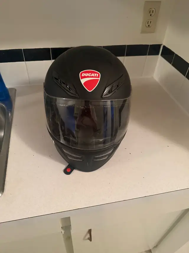 Ducati Helmet in good condition size M 2010 model 0F23 in Motorcycle Parts & Accessories in Edmonton - Image 3