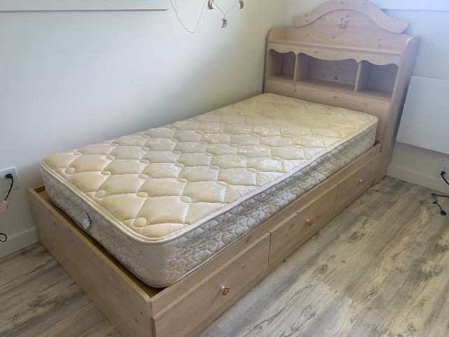 Single bed with mattress | Beds & Mattresses | Bridgewater | Kijiji