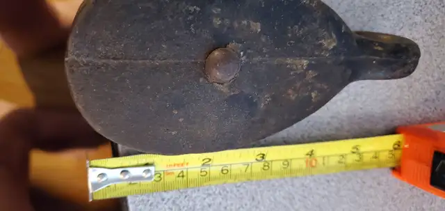Vintage Antique Barn Pulley Heavy MetalIn good condition in Arts & Collectibles in London - Image 4