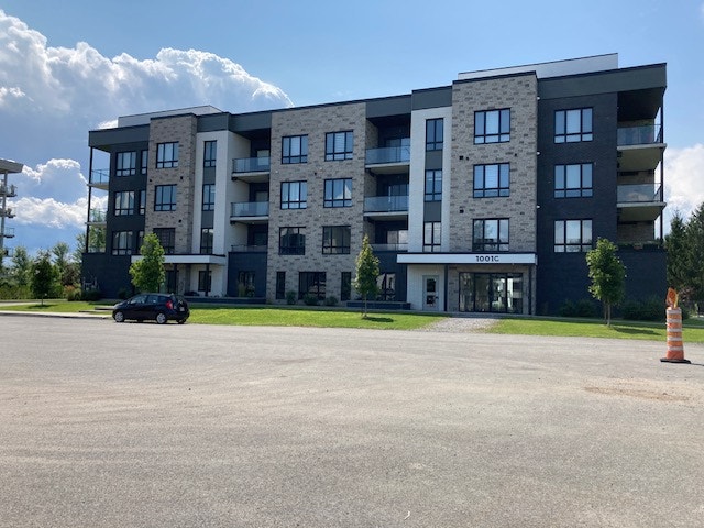 1001 Rue du Mont-Laval — photo 1