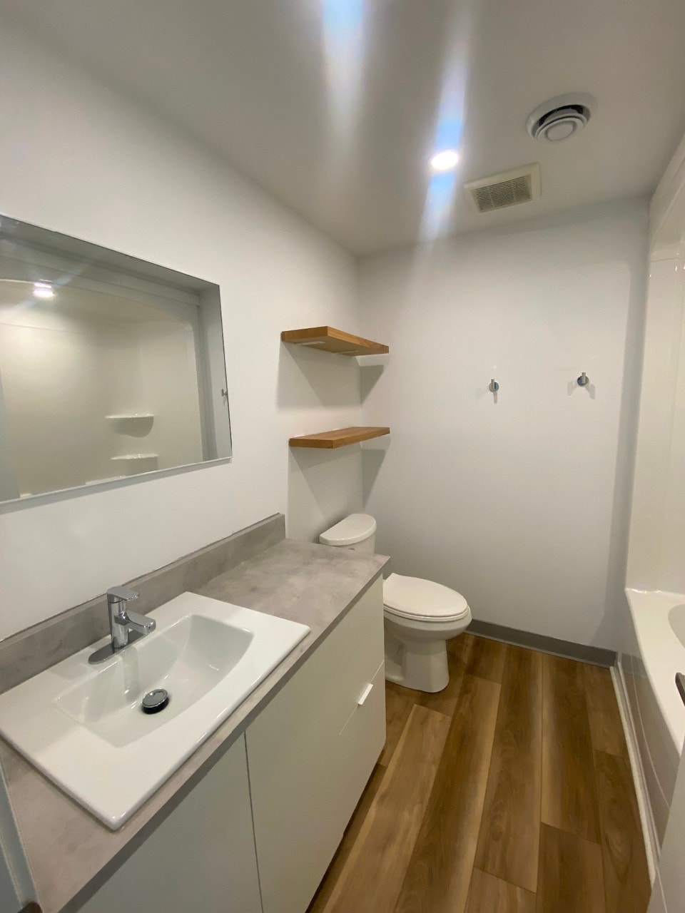 October 1: Lower level 2 bed, 1 bath with private entrance 5