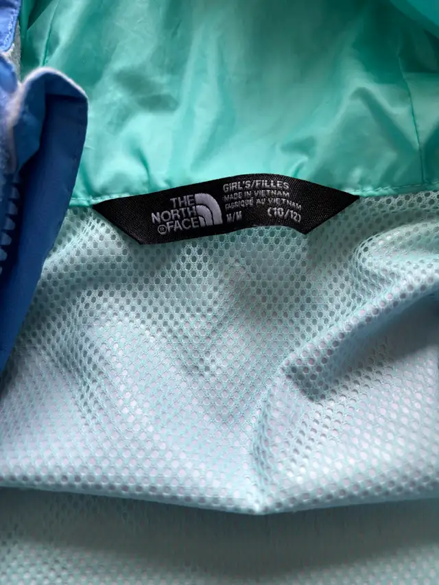 Girls Northface rain jacket  in Kids & Youth in Calgary - Image 3