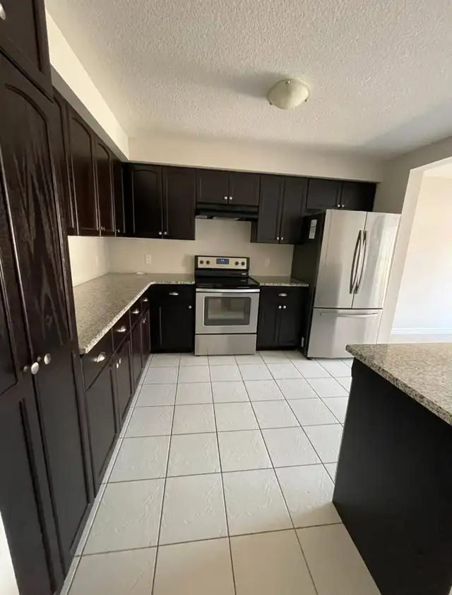 4B3.5B Beautiful home w/ finished basement and expanded driveway