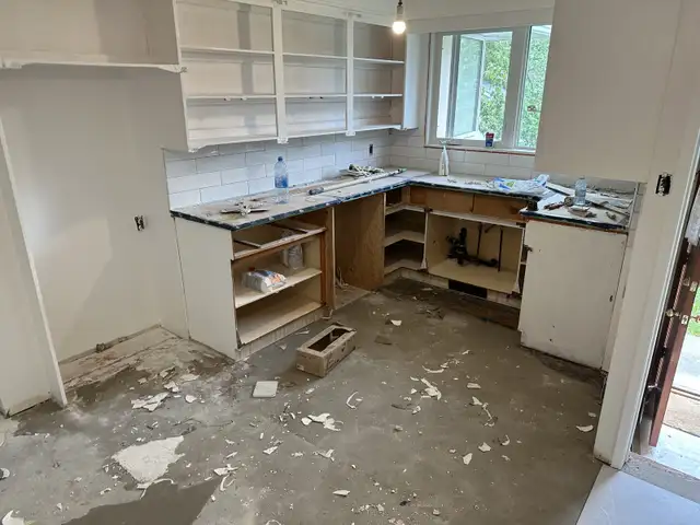 renovation services drywall,framing,flooring,tape,mud,painting in Renovations, General Contracting & Handyman in Winnipeg - Image 9