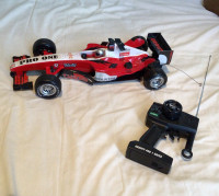 Race car with remote control Gravity Pro One