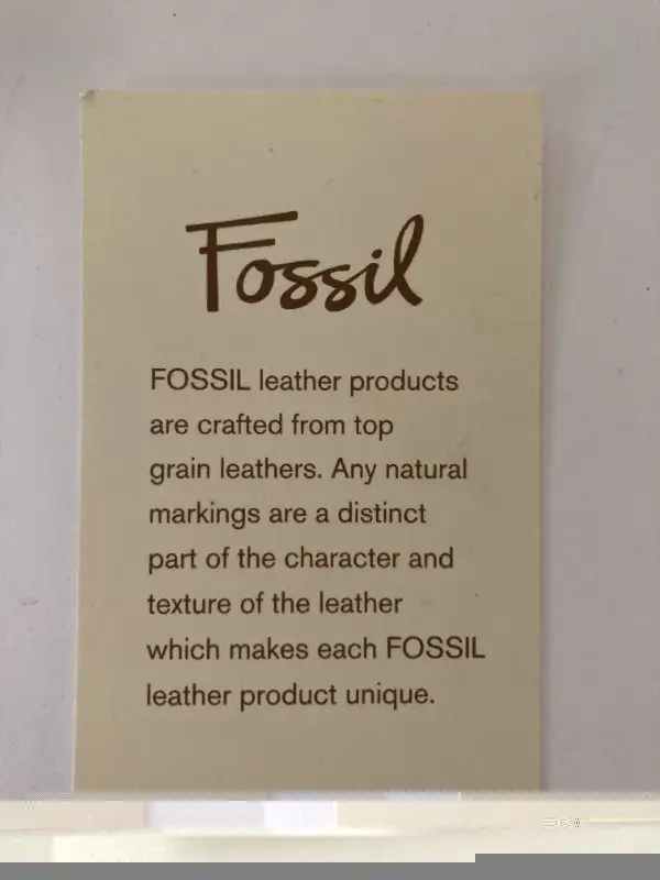 Fossil Unisex Brown Leather Card Holder Clasp in Other in Edmonton - Image 6