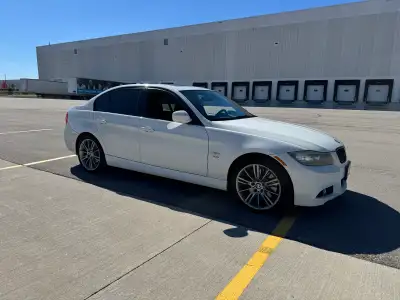 Selling my 2009 BMW 335i Xdrive the car has 176,000 km and is in good shape. No lights on the dash....