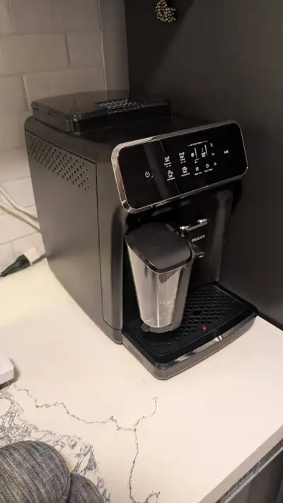 Philips 2200 Automatic Espresso Machine with LatteGo, EP2230/14, View more