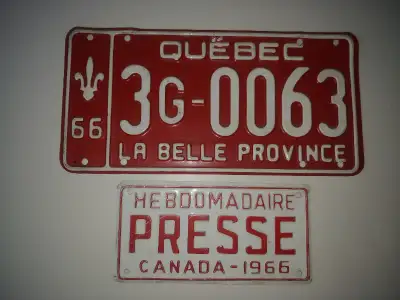 PLAQUE IMMATRICULATION 1966 MEDIA LICENSE PLATE QUEBEC ...PLAQUE MISES DANS LA VITREDE L'AUTO DANS U...