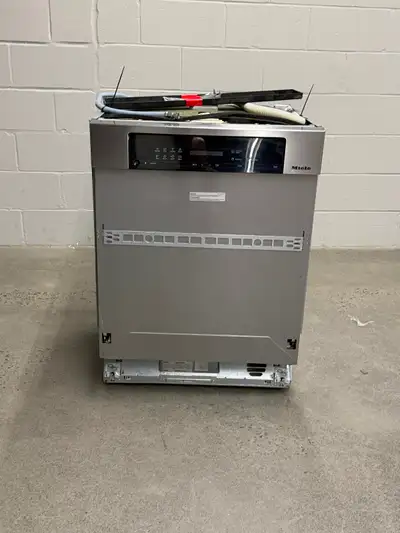 2023 Miele Lave- vaisselle 24" Modèle : G7516 Sci XXL avec AutoDos, panel ready , Wi Fi , lumière in...