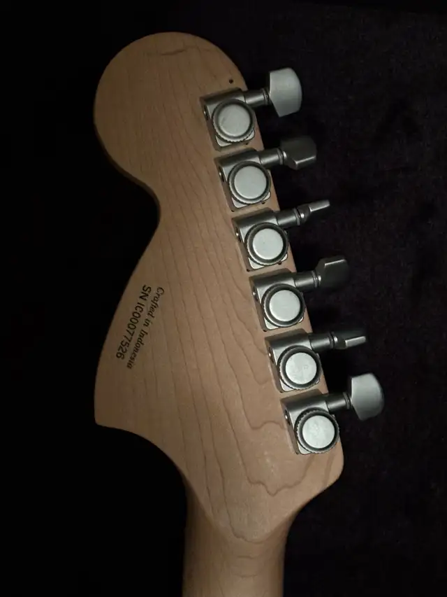 Reduced! NEW PRICE! Upgraded Fender Squire Strat in Guitars in Oakville / Halton Region - Image 4